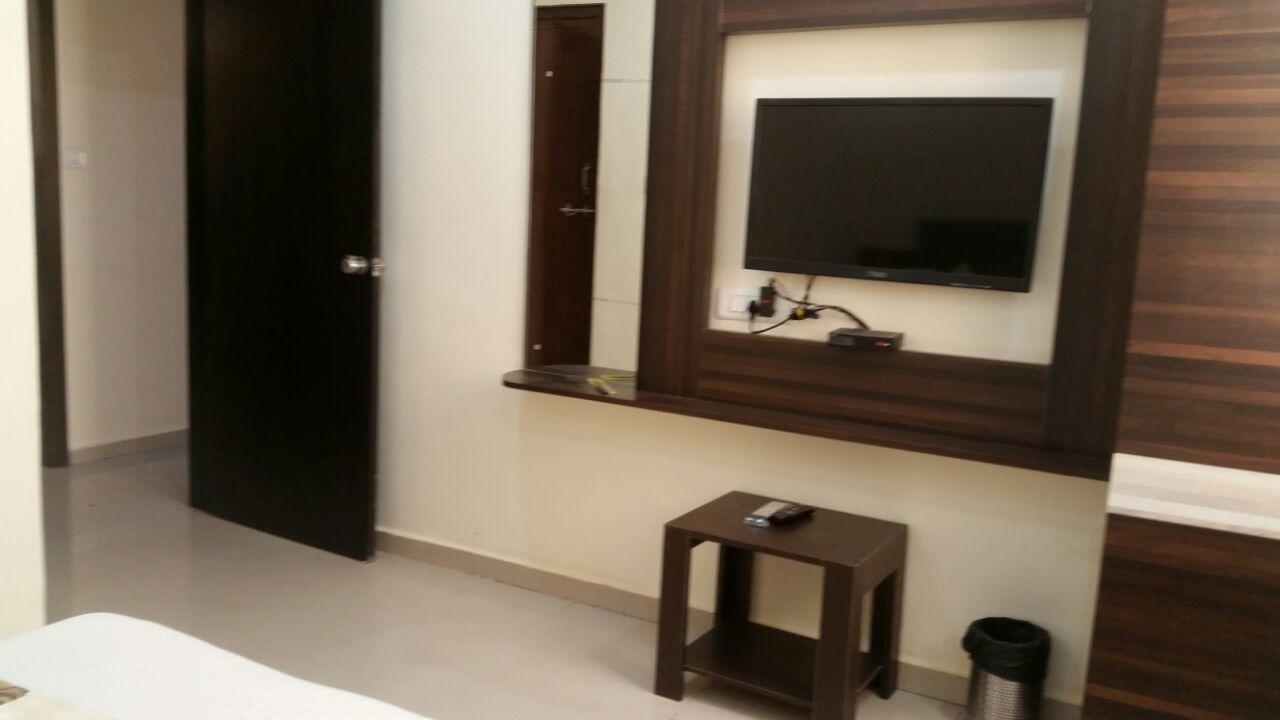 Hotel Cg Plaza Ahmedabad Exterior photo